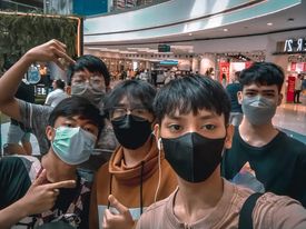 group-pic-with-friends